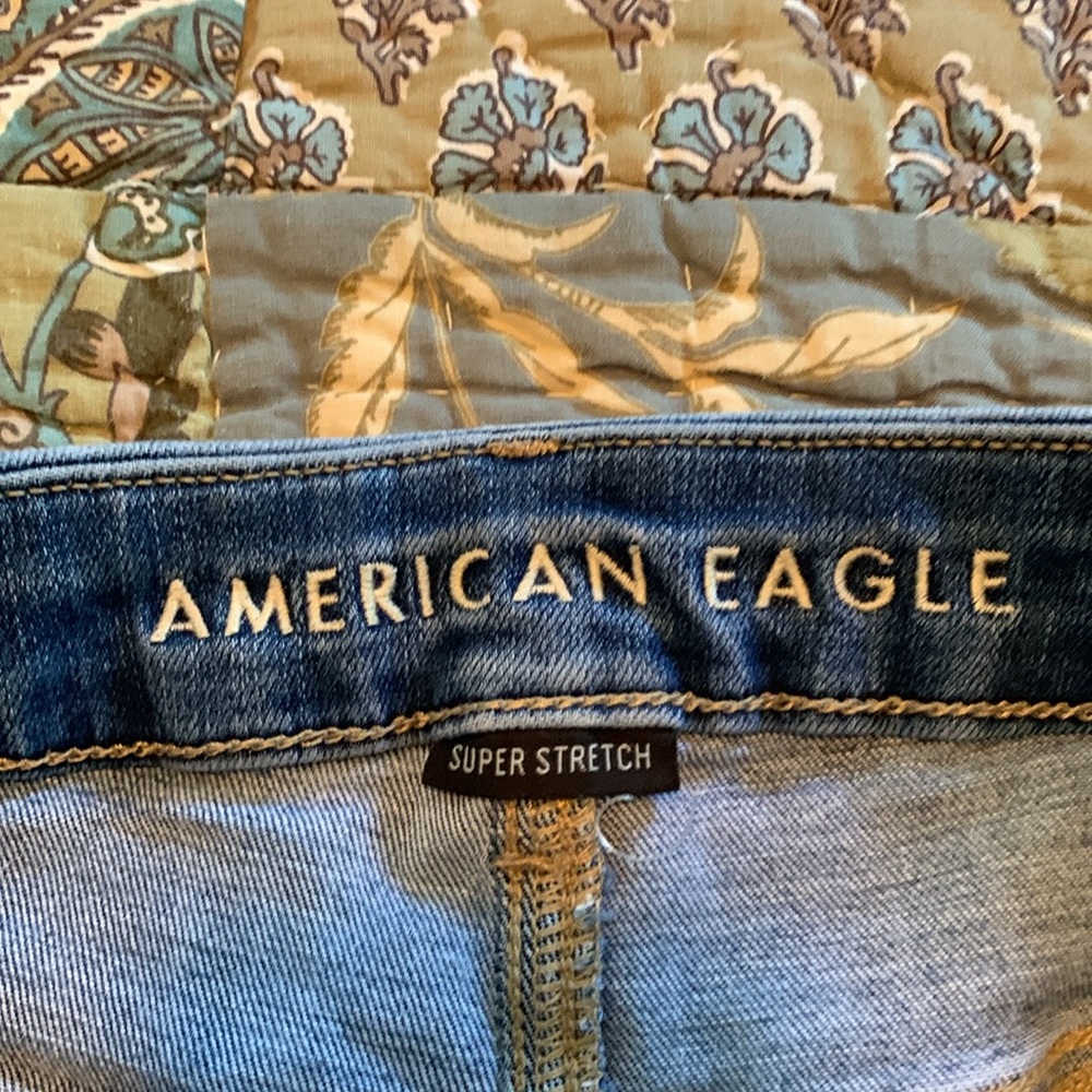 Women's American Eagle Jeans Super High Rise Flare 12 short - Picture 3 of 7